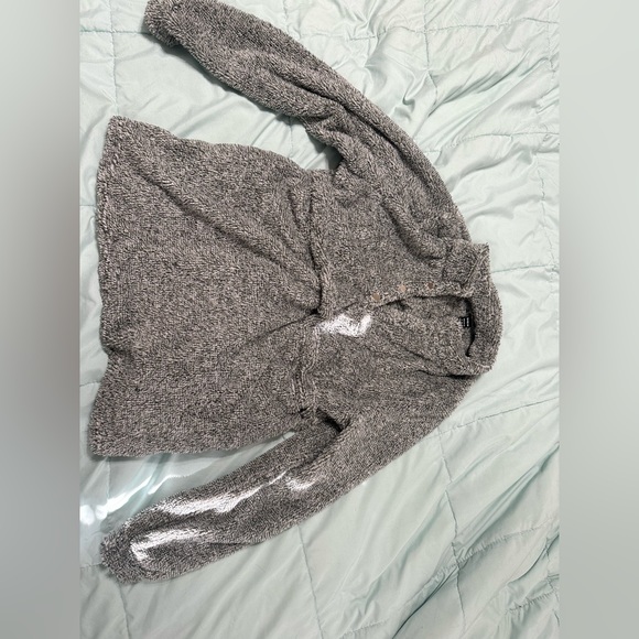 Fuzzy nursing pullover - Picture 2 of 4